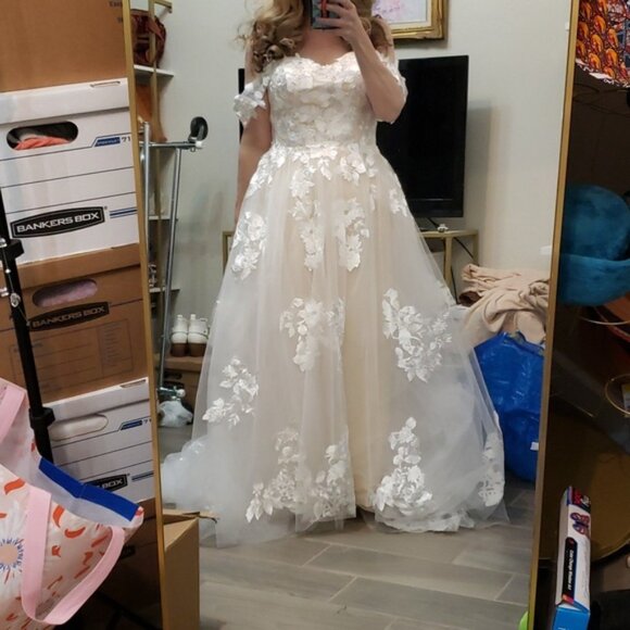 Bohemian Garden-Inspired Lace Aplique Off-the-Shoulder A-Line Wedding Dress Plus - Picture 1 of 15